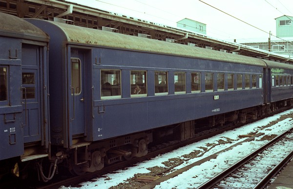 オハ46 2023 (1984年 2月29日 米原駅)
