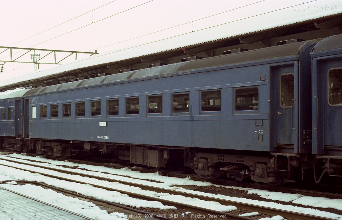 オハ46 2498 (1984年 3月 2日 富山駅)
