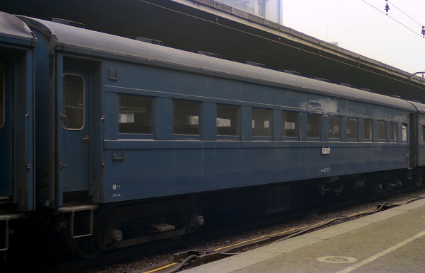オハ47 17 (1985年 3月 8日 大阪駅)
