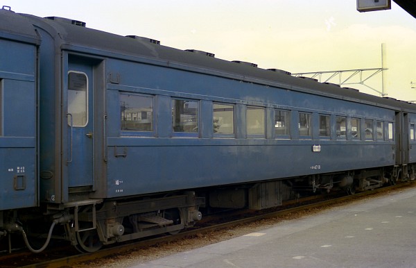 オハ47 18 (1986年 3月12日 福知山駅)